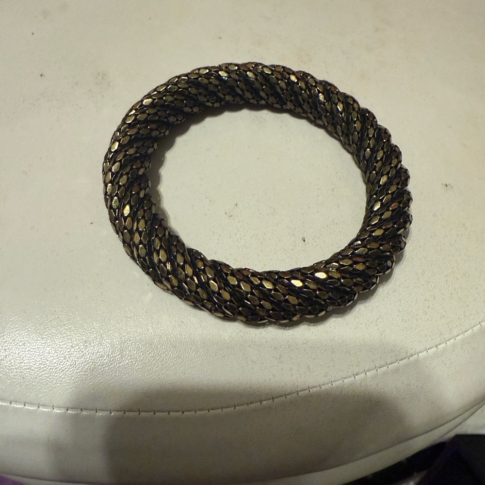 Vintage 1970's Brass Color Tone MESH Metal Swirl Bangle Bracelet *RARE* - Picture 9 of 12